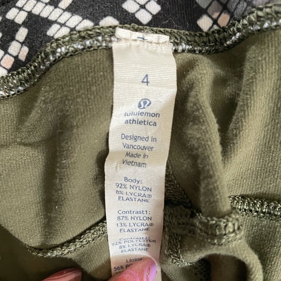 Lululemon crop fold over leggings size 4 - Picture 3 of 4